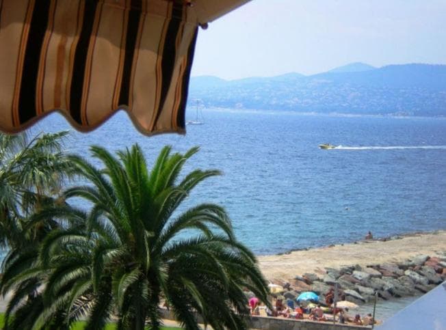 3-roms leilighet i St. Raphael | Et steinkast fra havet -