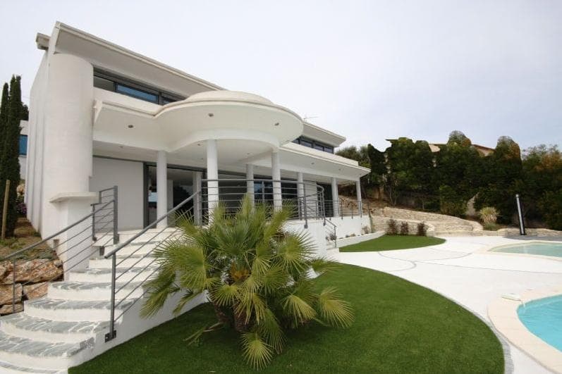 Lekker villa i St. Aygulf med panoramautsikt -