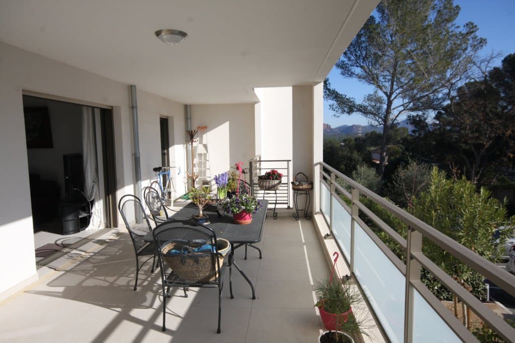 Valescure | Saint raphael | Nyere treroms leilighet med stor terrasse