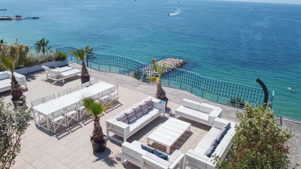 Juan les Pins - FANTASTISK PENTHOUSELEILIGHET MED 210 m² STOR TERRASSE MED FANTASTISK SJØUTSIKT