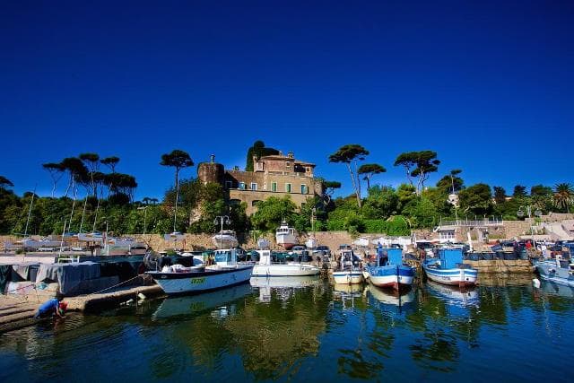 Villa Santa Marinella med basseng og utsikt