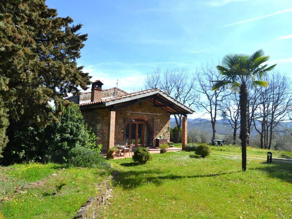 Fint, steinhus fra 1893 til salgs i hjertet av Chianti, ved siena