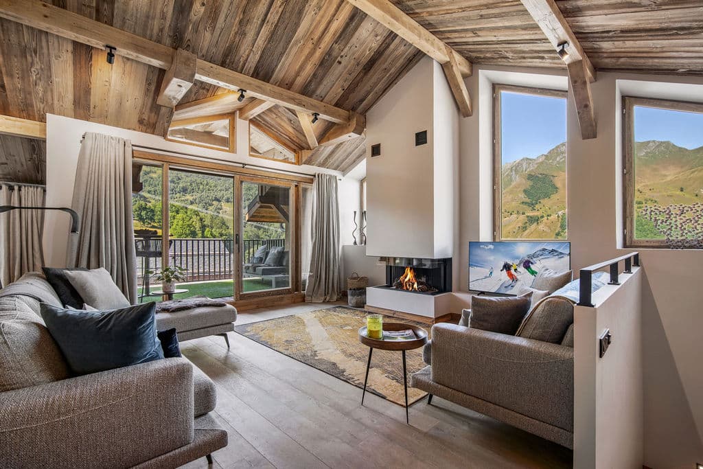 Solgt | Saint Martin de Belleville, De franske Alpene | Renovert chalet i hjertet av landsbyen