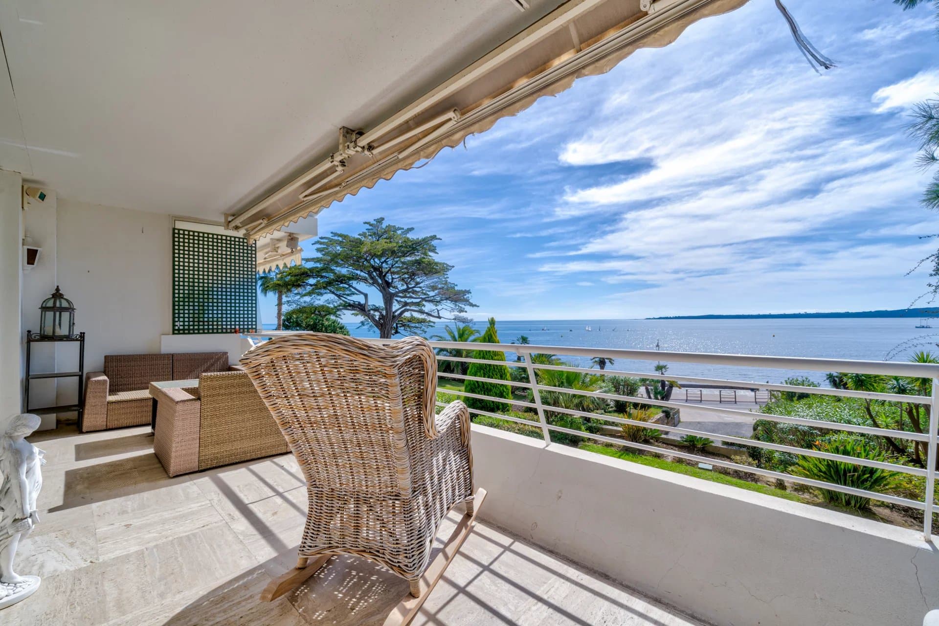 Cannes | Leilighet ved vannkanten, garasje, palm beach / gazagnaire