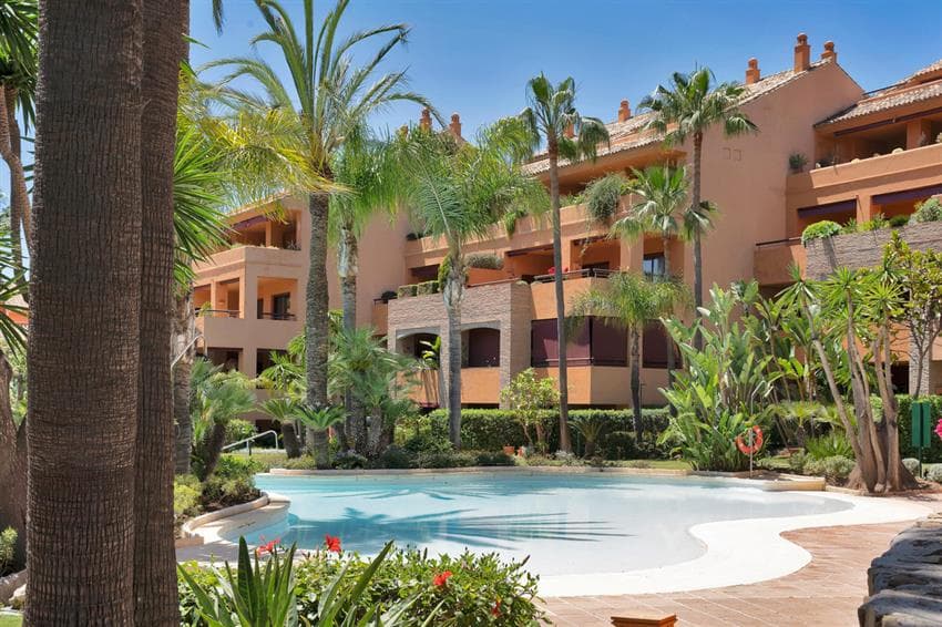 Costa del Sol | Bahía de Marbella | Nydelig beligenhet | Andre linje til stranden