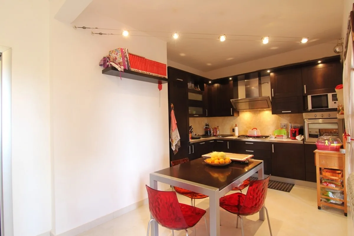 property19ca1a8d20819fc8c200c2a98fbc17485.jpg