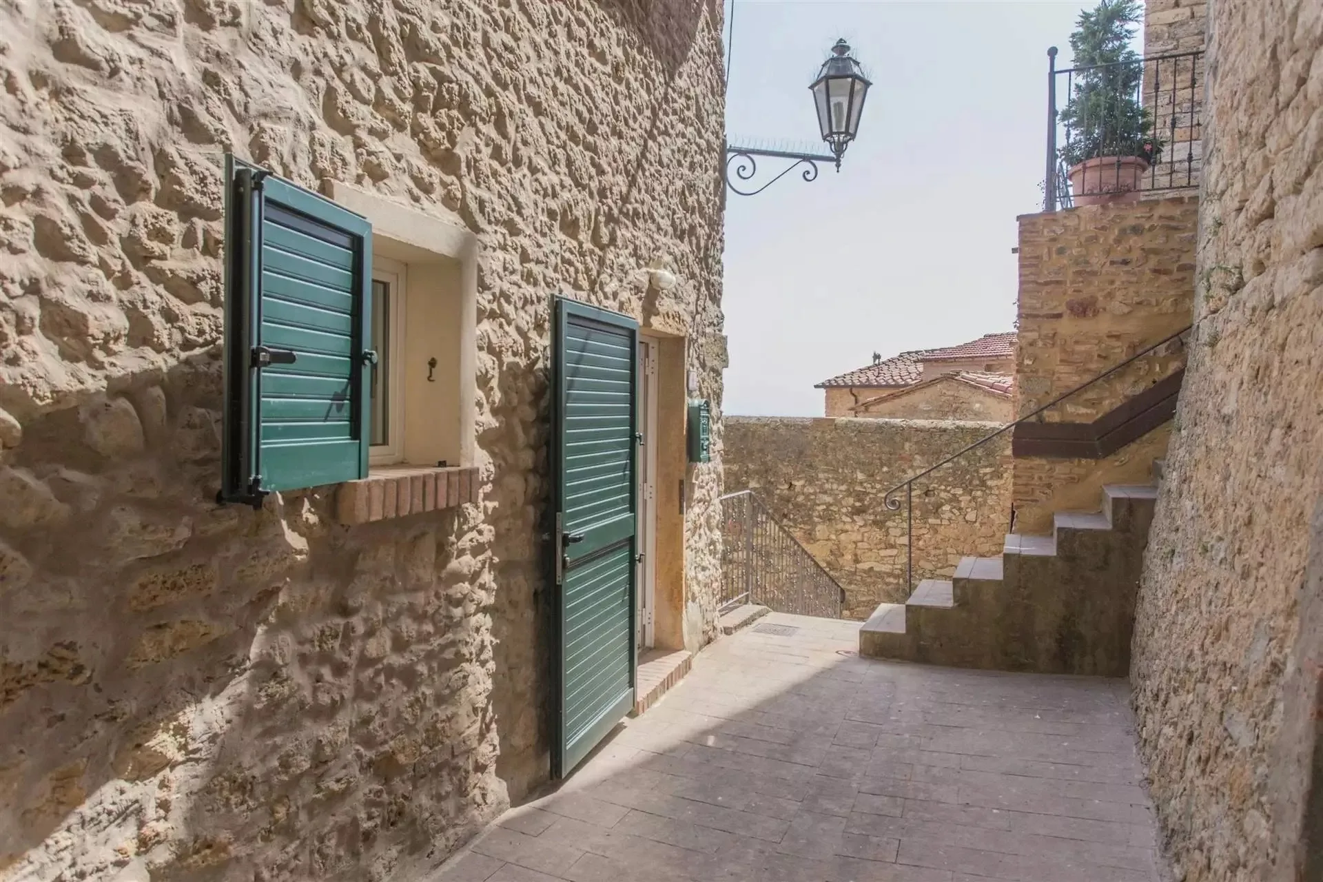 Sjarmerende  totalrenovert townhouse i Casale Marittimo