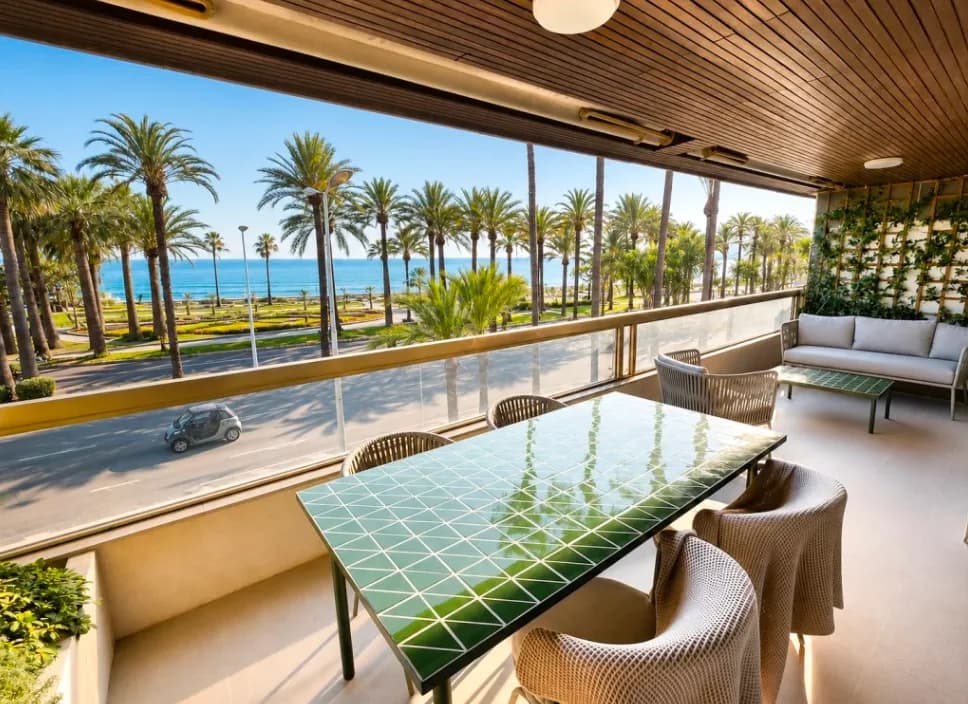 Cannes- Lekker leilighet på Croisetten, 2 sov, stor terrasse og sjøutsikt