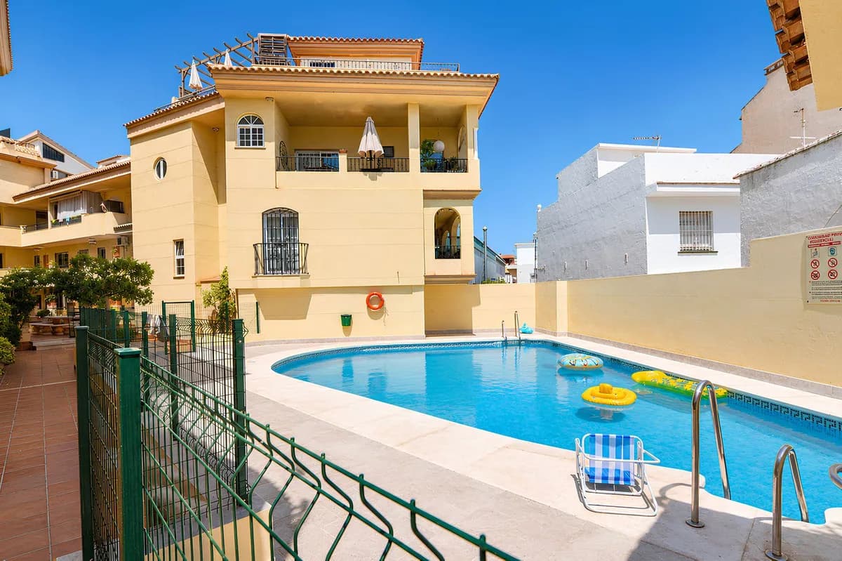 Fuengirola – Familievennlig leilighet med 3 soverom, stor terrasse og fellesbasseng