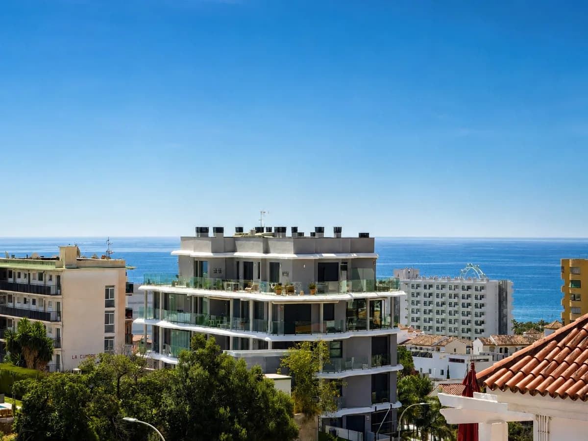 Torremolinos – Lys leilighet med sjøutsikt nær Puerto Marina