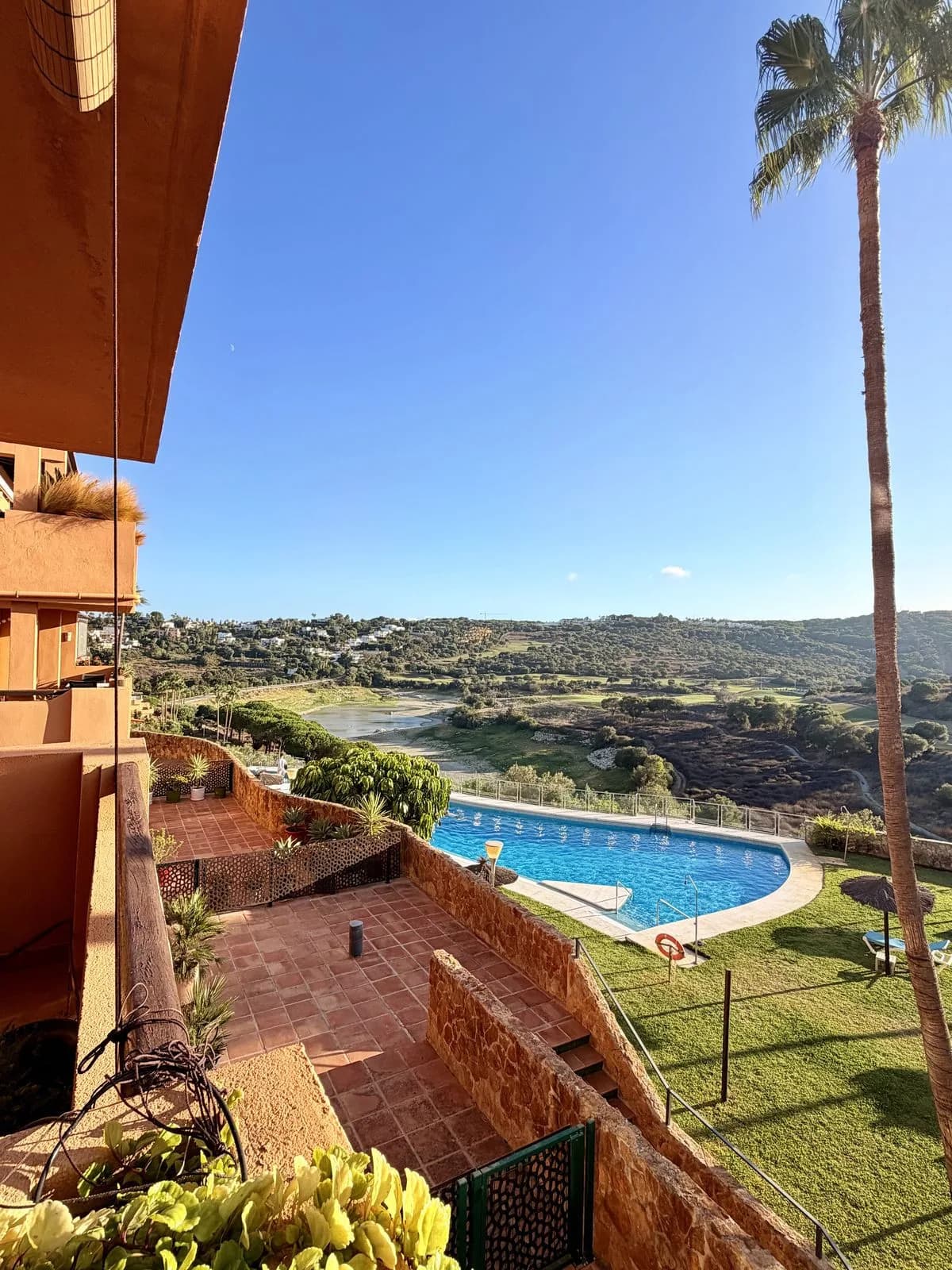 Los Gazules, Sotogrande Alto – Leilighet med åpen utsikt over Almenara Golf – bilde 1