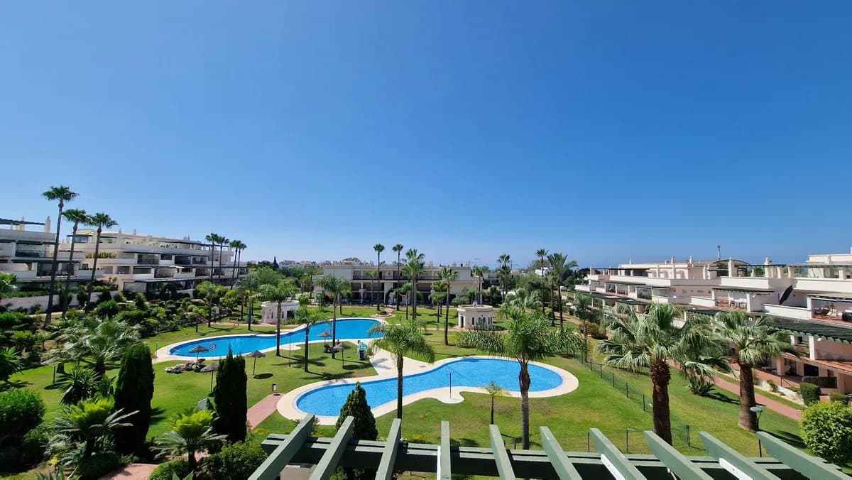 Lorcrimar V, Nueva Andalucía – Hjørne-toppleilighet med stor terrasse – bilde 4