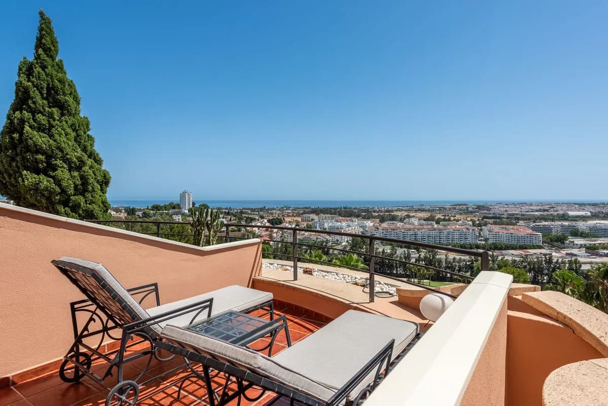 Golf Valley, Nueva Andalucía – Leilighet med panoramautsikt over havet og golfbanen – bilde 3