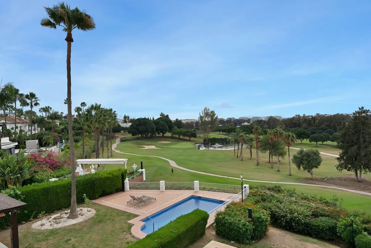 Alcores del Golf, Nueva Andalucía – Renovert leilighet i frontlinje til golfbanen med 87 m² terrasser – bilde 34