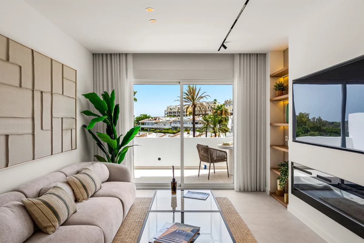 Los Dragos, Nueva Andalucía – Renovert duplex-penthouse i frontlinje til Aloha Golf – bilde 4