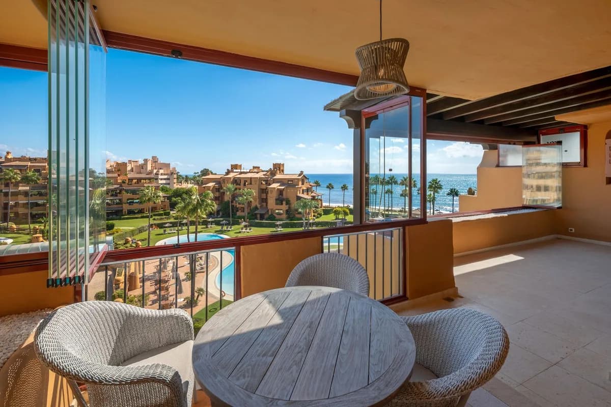 Granados del Mar, Estepona – Leilighet i første strandlinje med terrasse og sjøutsikt – bilde 3
