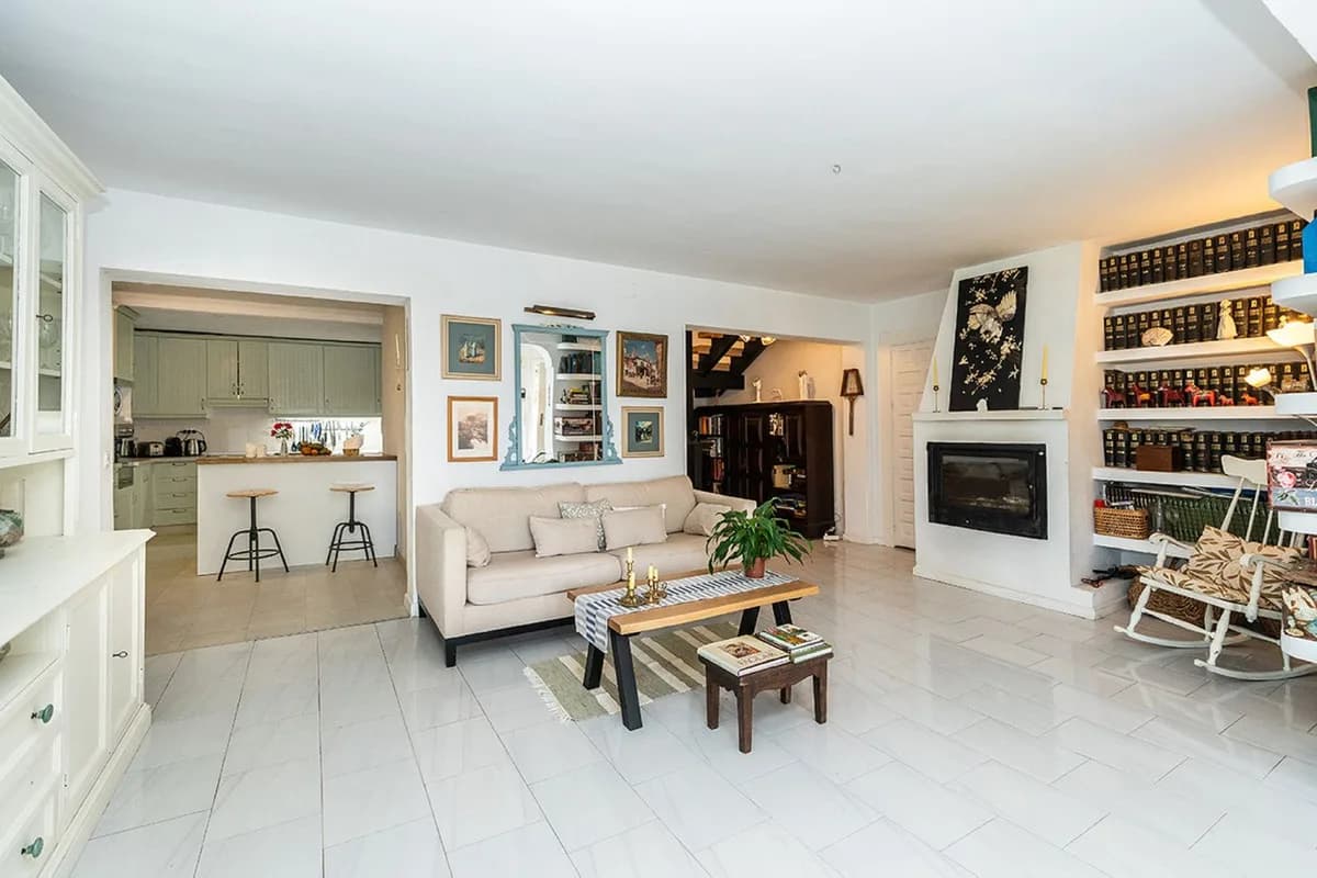 Río Real – Andalusisk villa med 6 soverom, privat basseng og panoramautsikt mot sjøen og La Concha – bilde 4