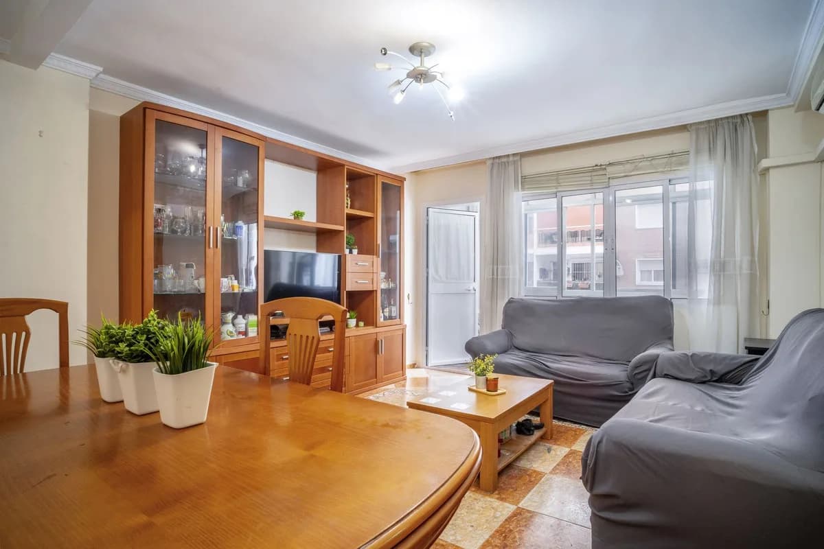 Málaga – Lys familieleilighet med 3 soverom og terrasse – bilde 3