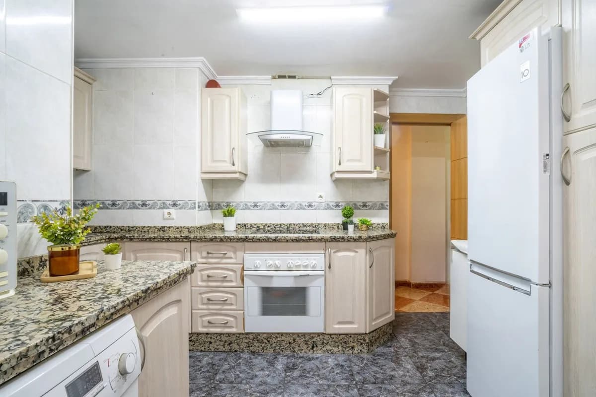 Málaga – Lys familieleilighet med 3 soverom og terrasse – bilde 4