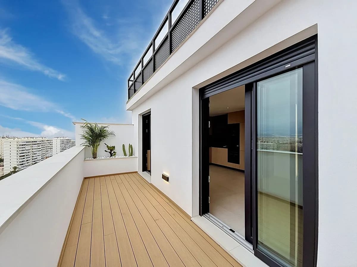 La Paz, Málaga – toppleilighet i 16. etasje med takterrasse og panoramautsikt over by, hav og fjell – bilde 2