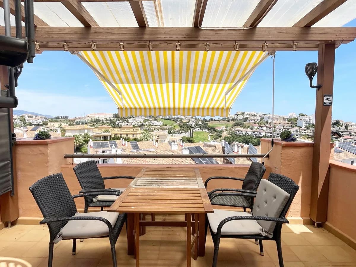 Riviera del Sol – Privat solarium med havutsikt, to soverom og garasjeplass i lukket anlegg – bilde 2