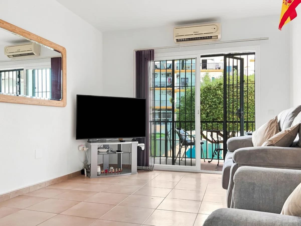 Montemar, Torremolinos – Leilighet med overbygd terrasse mot basseng og hage, nær strand og marina – bilde 2