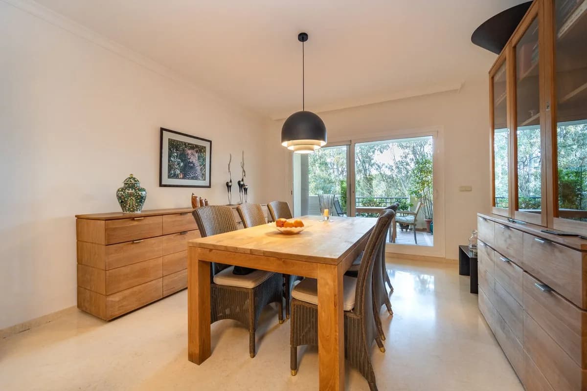 Elviria - Romslig leilighet med to soverom, terrasse og privat garasje – bilde 2