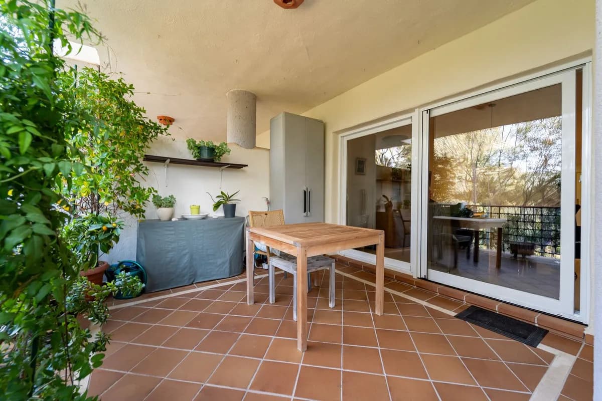 Elviria - Romslig leilighet med to soverom, terrasse og privat garasje – bilde 3