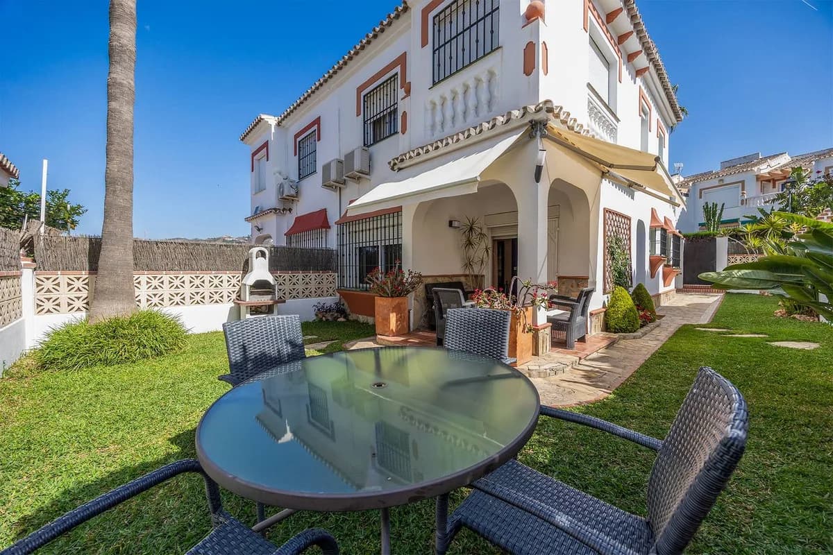 El Peñoncillo, Torrox Costa – Innflytningsklart rekkehus med privat hage og grillplass i rolig område – bilde 1