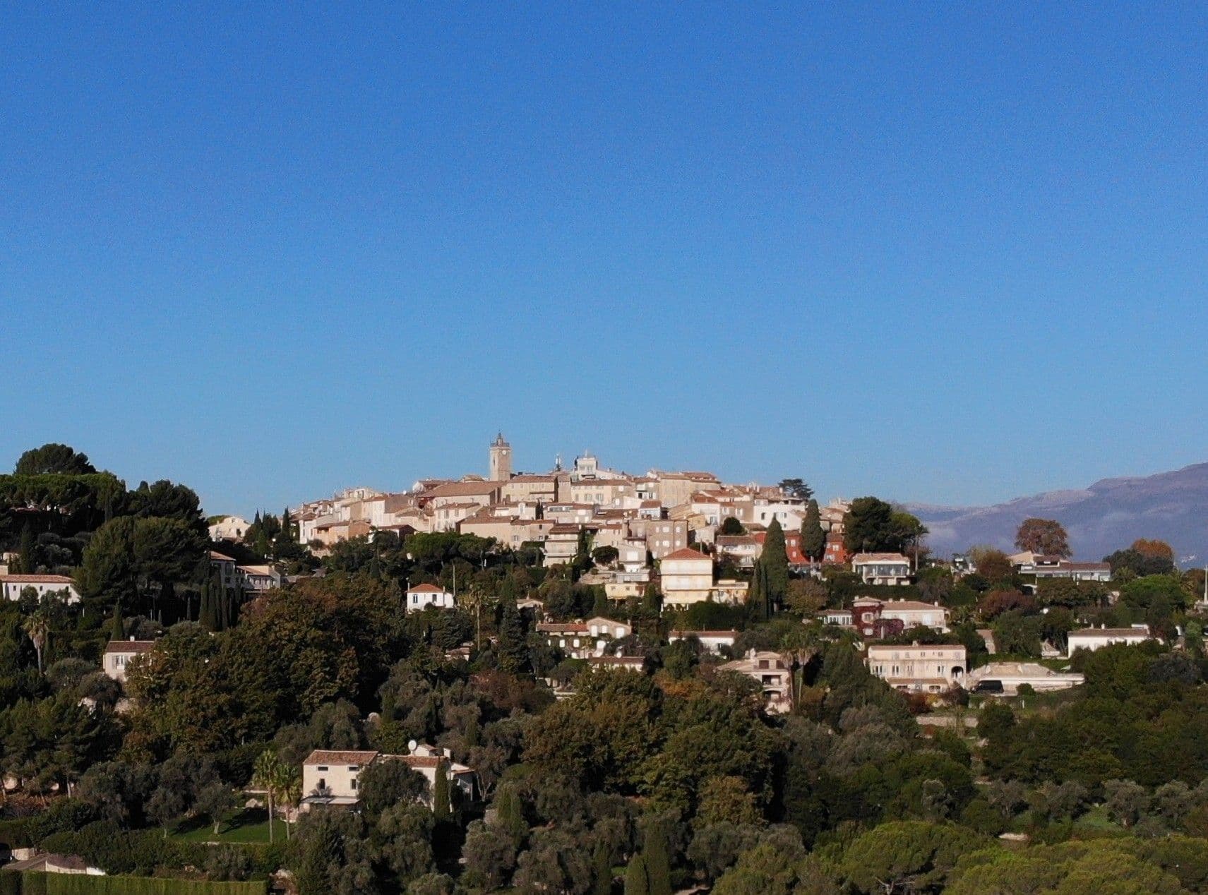 Utsikt over landsbyen Mougins