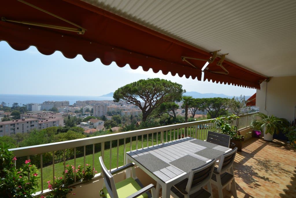 Cannes | Croix des gardes | Lekker toroms leilighet med sjøutsikt