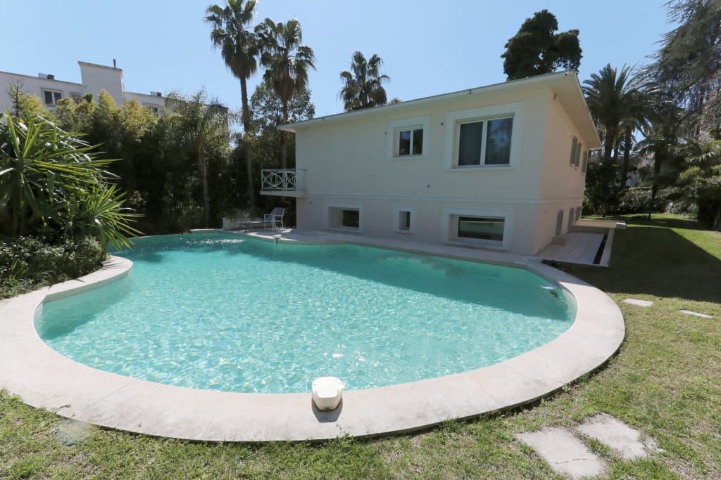 Cannes | Villa i californiastil med fire soverom og kort vei til stranden