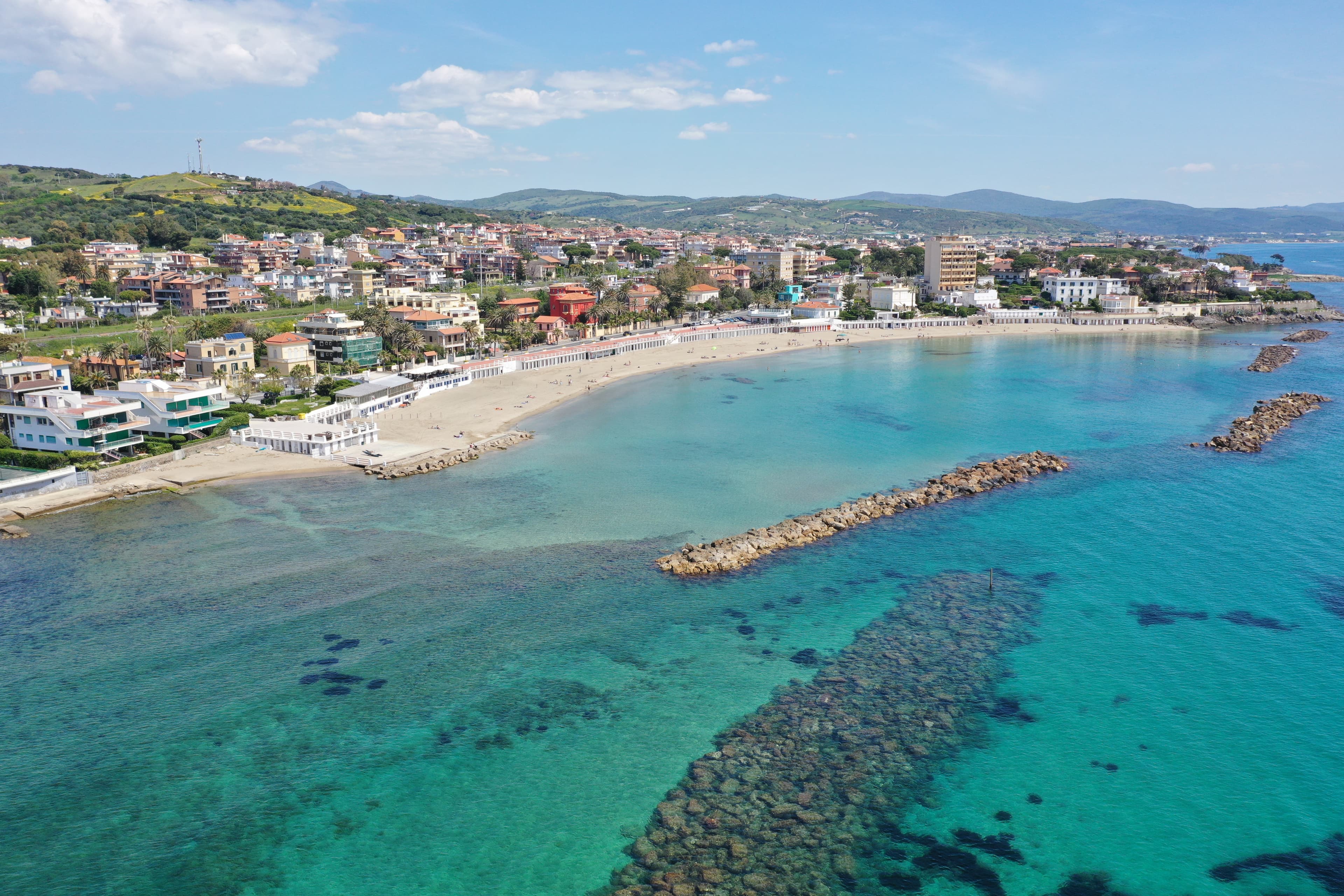 Oppusset tomannsbolig ved og med utsikt middelhavet i Santa Marinella