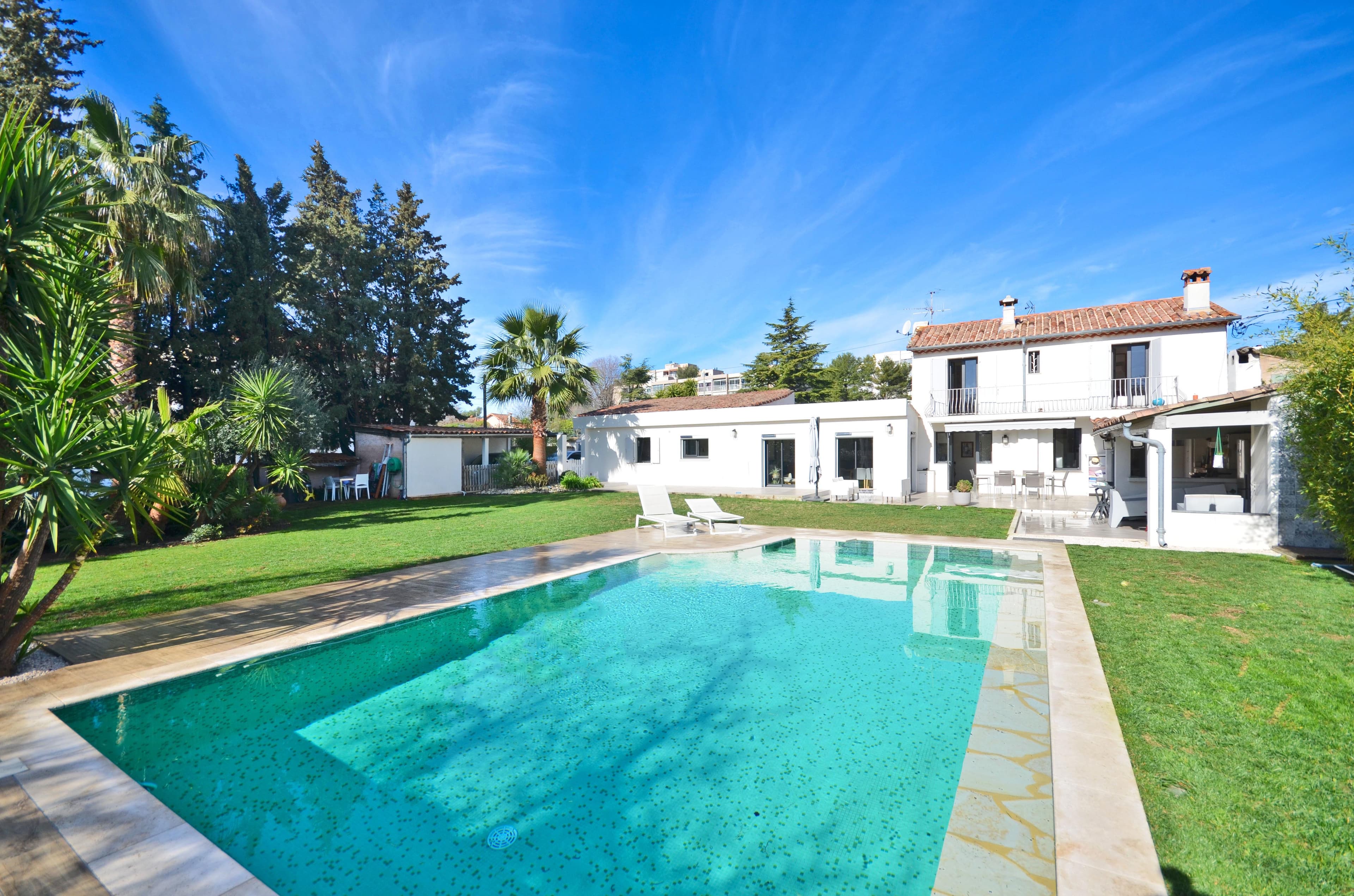 Grasse | Provencalsk villa med tre soverom | Attraktivt og sentralt område