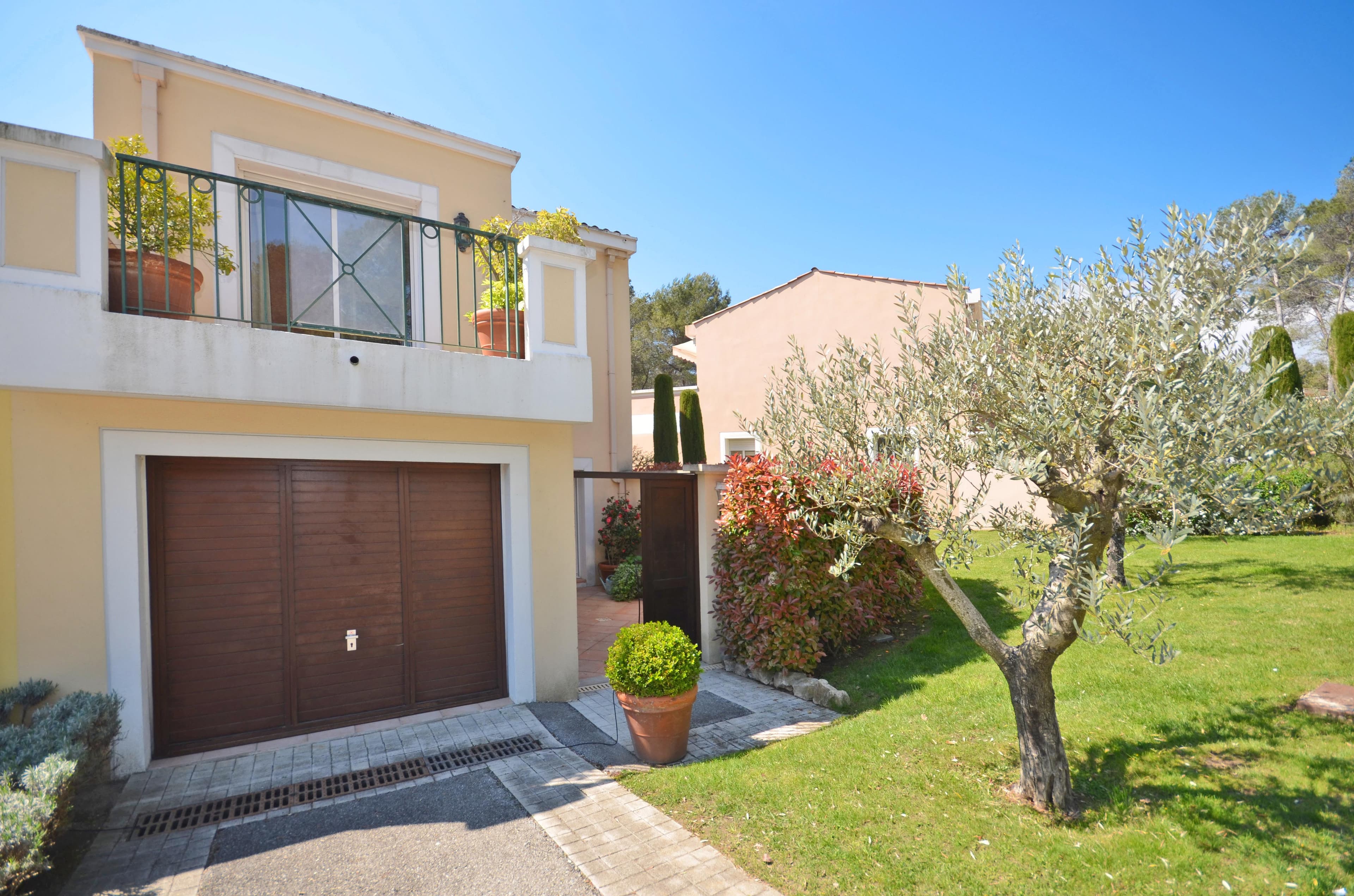 Mougins | Villa med to soverom, beliggende i royal Mougins golf club