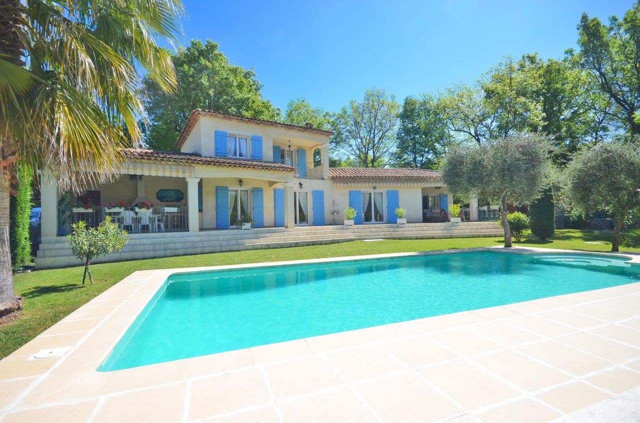 Tourettes sur loup | Provencalsk villa med tre soverom og svømmebasseng