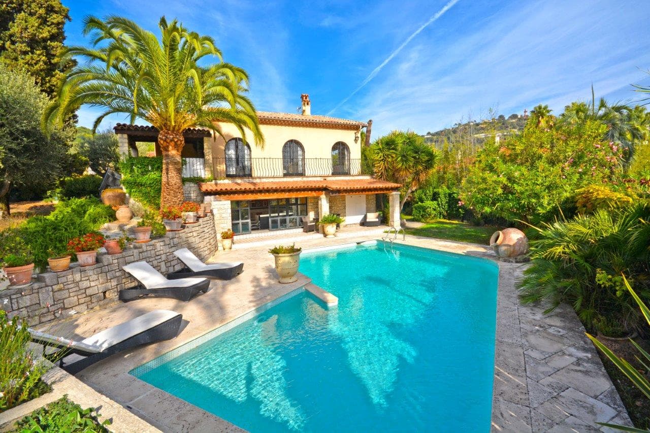 Cannes | Provencalsk villa med syv soverom og svømmebasseng