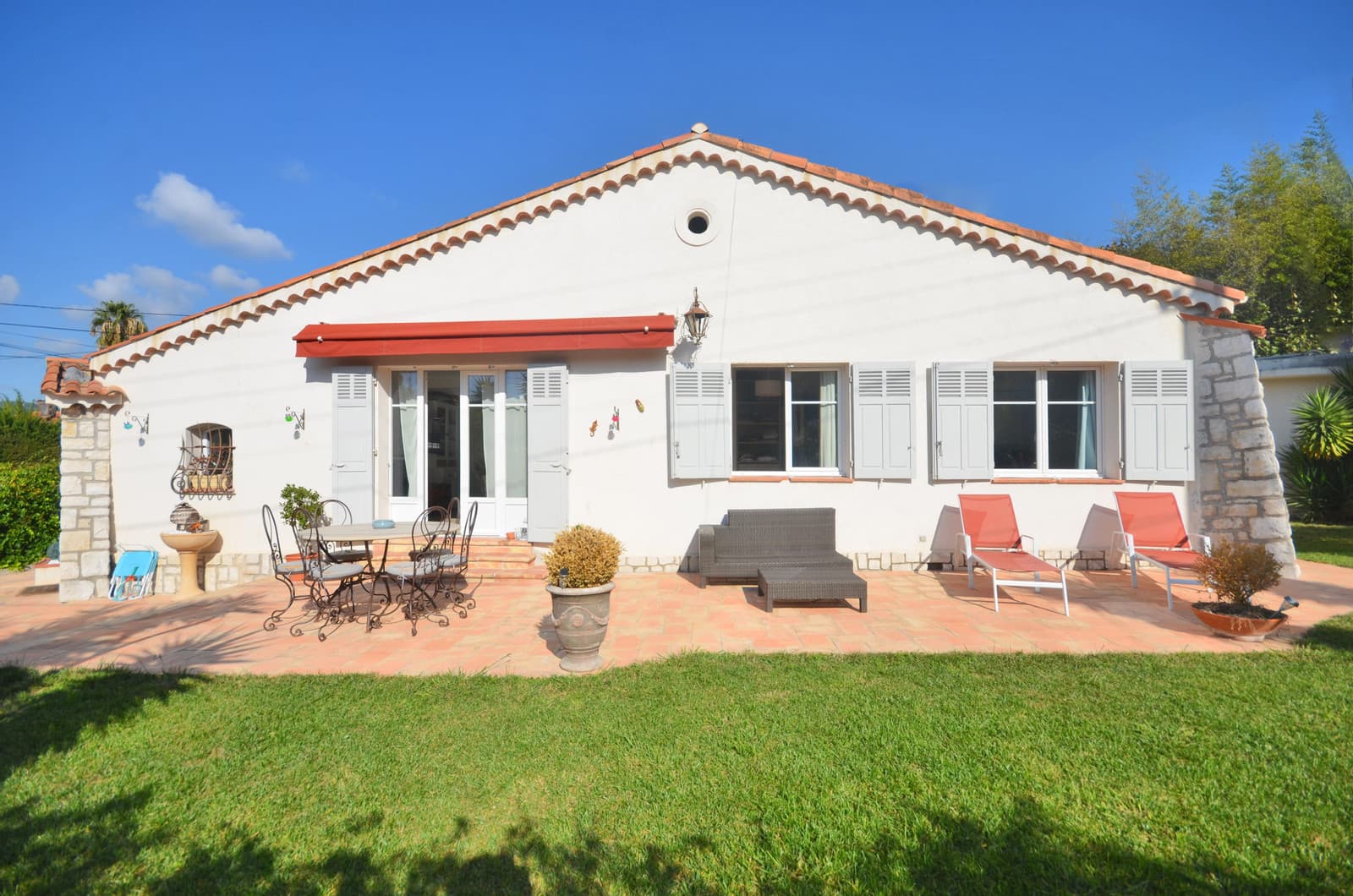 Juan les Pins | Villa med tre soverom og gangavstand til stranden