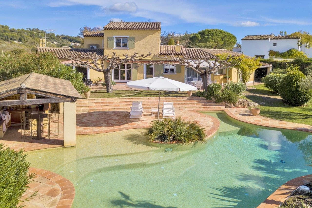 Plascassier | Nydelig provencalsk villa med fire soverom og flott basseng og uteområde