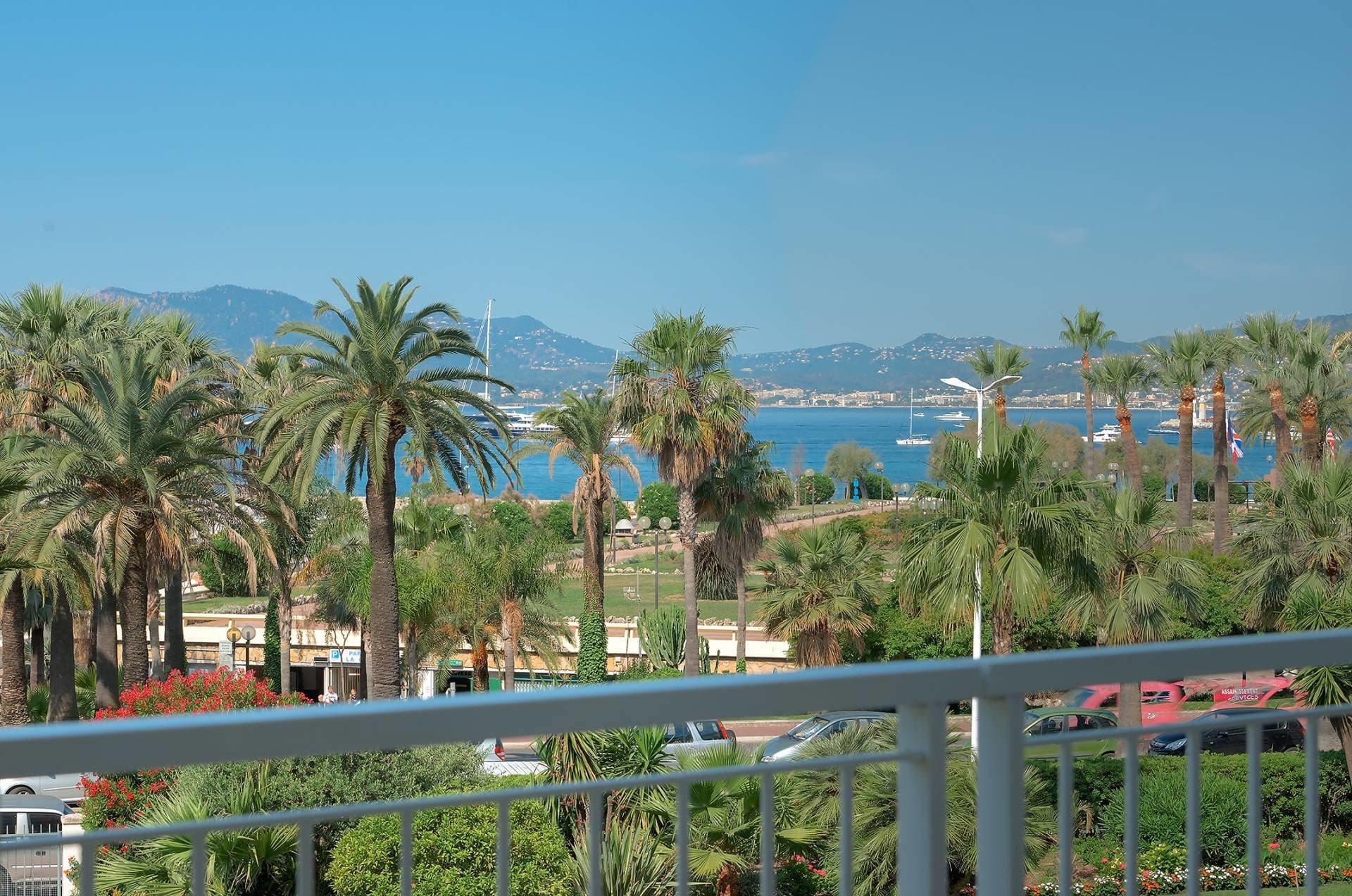 Cannes | Croisetten | Lekker moderne leilighet med sjøutsikt