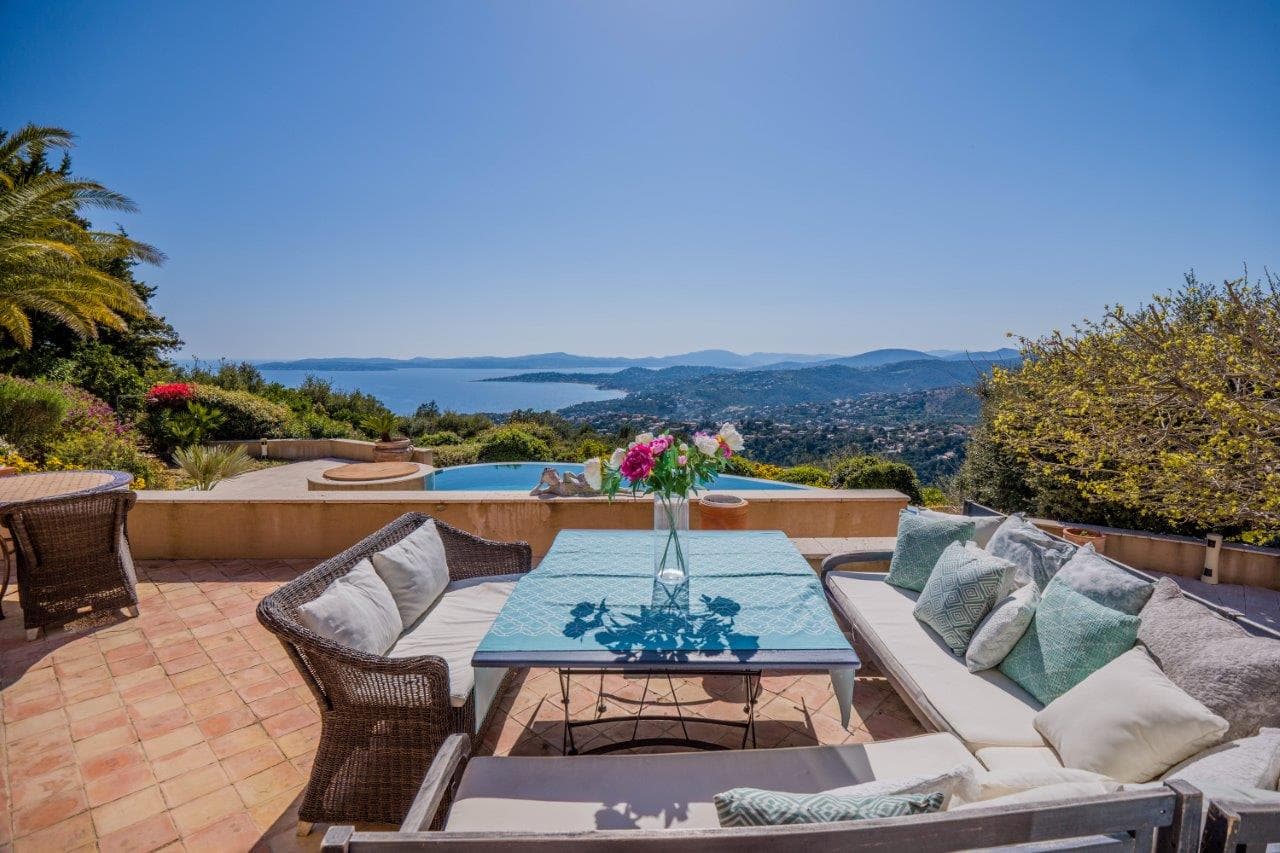 Les Issambres | Provencalsk villa med seks soverom og panoramautsikt