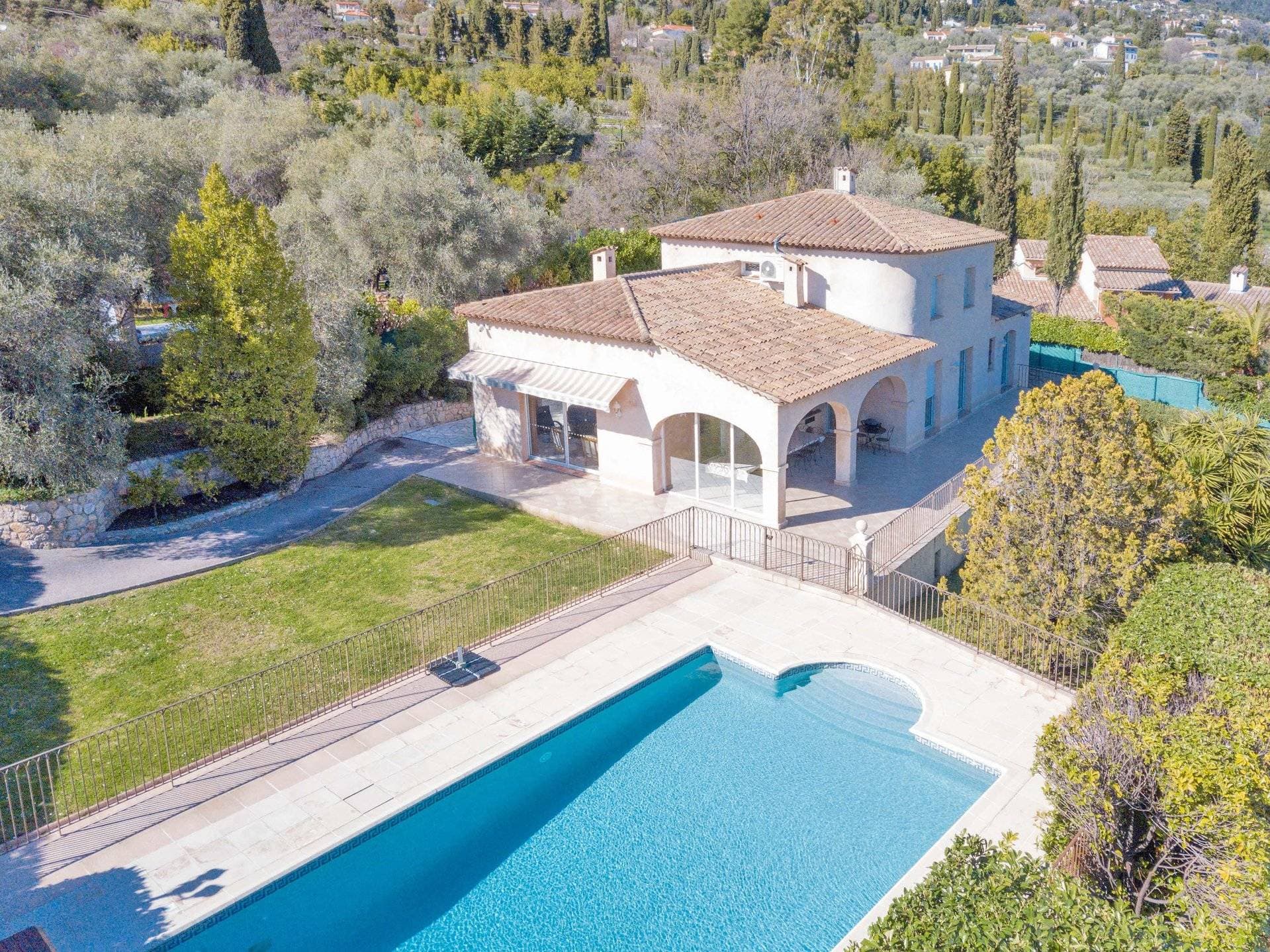 Grasse | Provencalsk villa med seks soverom og svømmebasseng