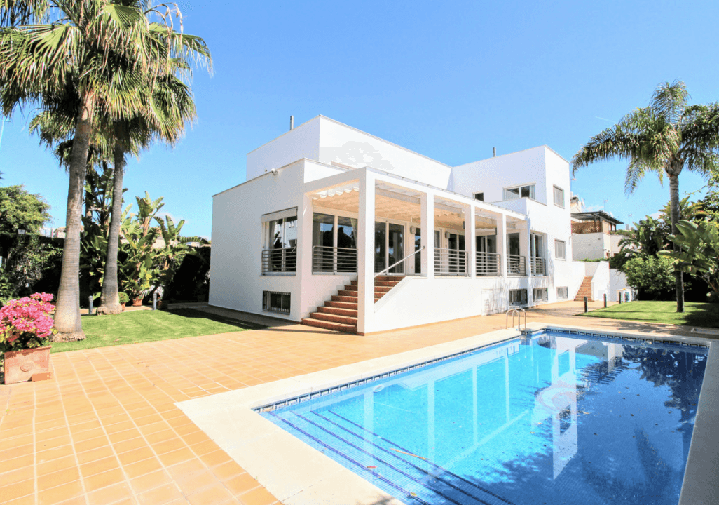 Costa del Sol | San pedro | Flott villa med fantastisk beliggenhet 200 m fra stranden