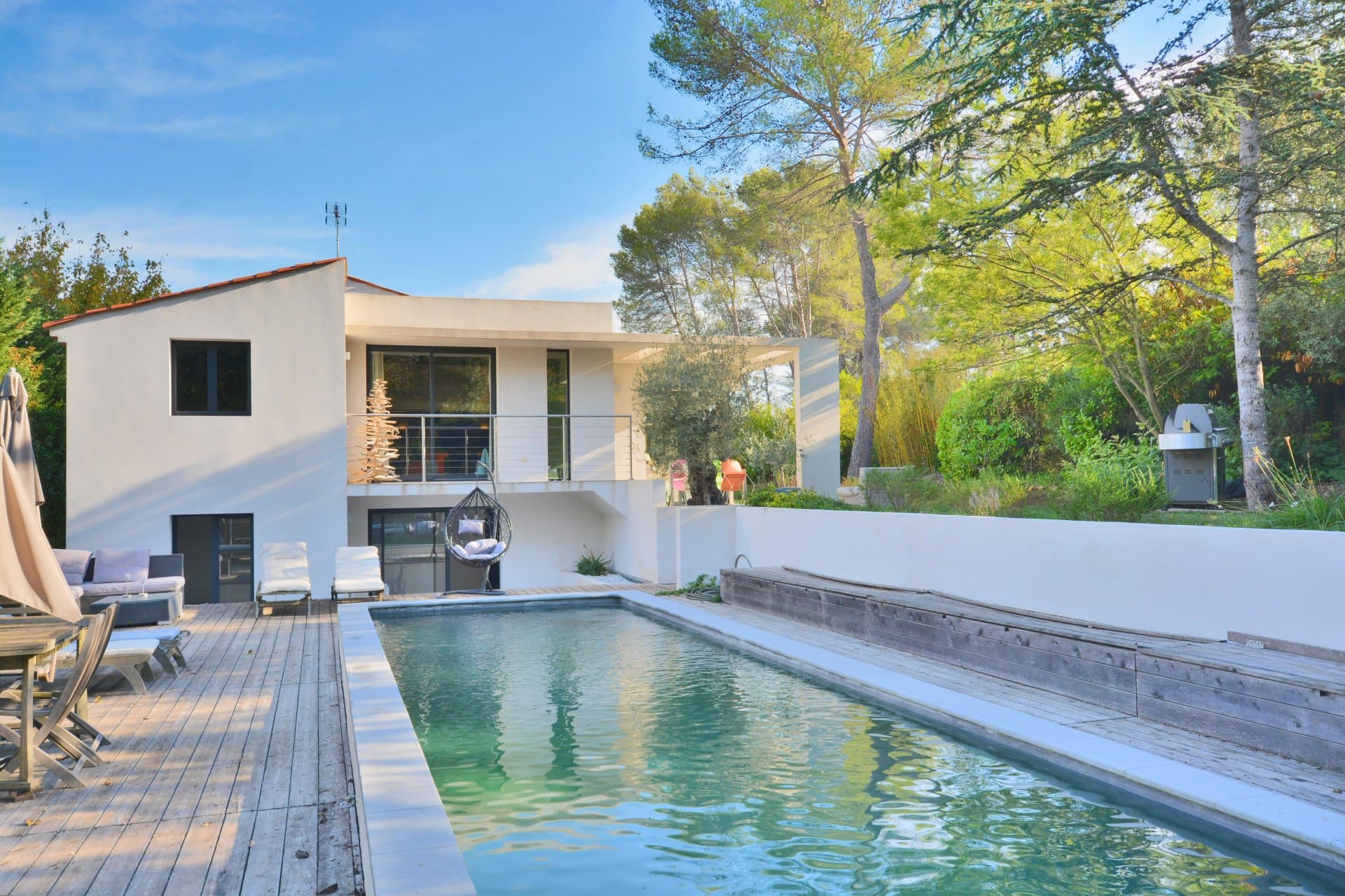 Mougins | Moderne villa med fem soverom, anneks og svømmebasseng