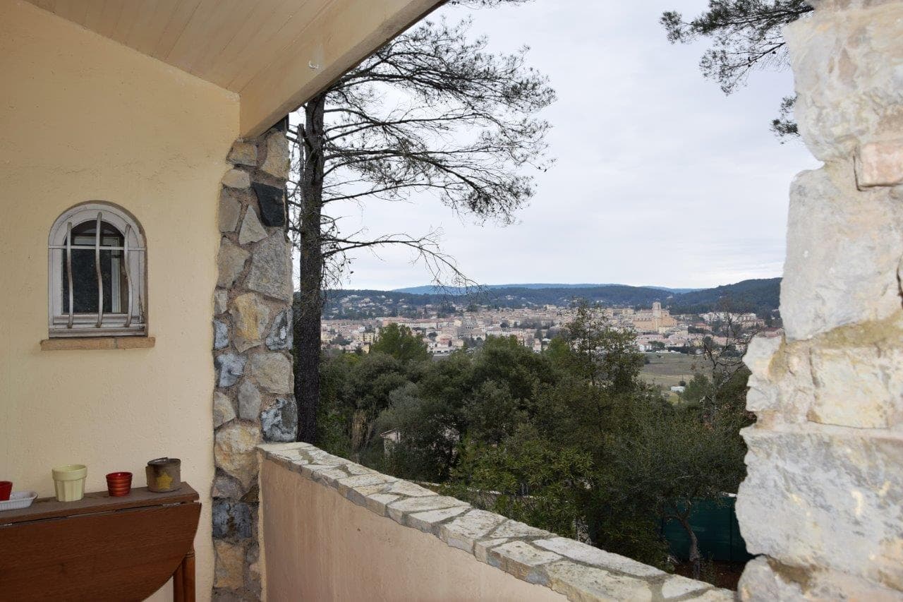 Lorgues | Provencalsk villa med tre soverom og gangavstand til sentrum