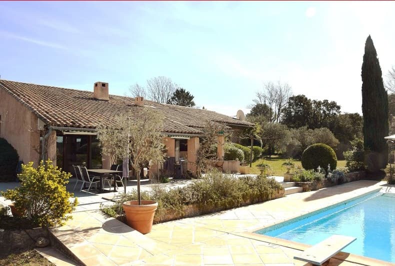 Lorgues | Provence | Flott villa med svømmebasseng og separat anneks