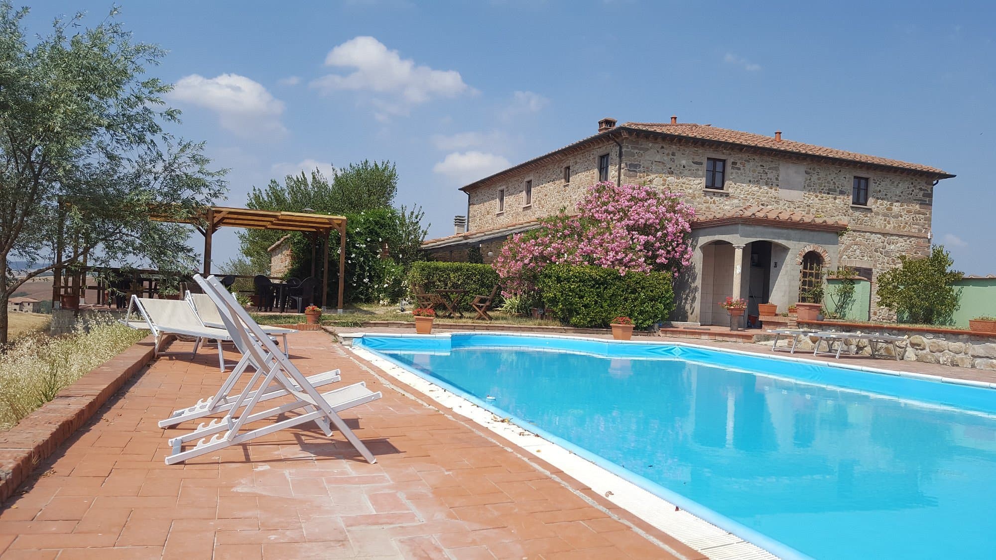 Restaurert casale i Lajatico