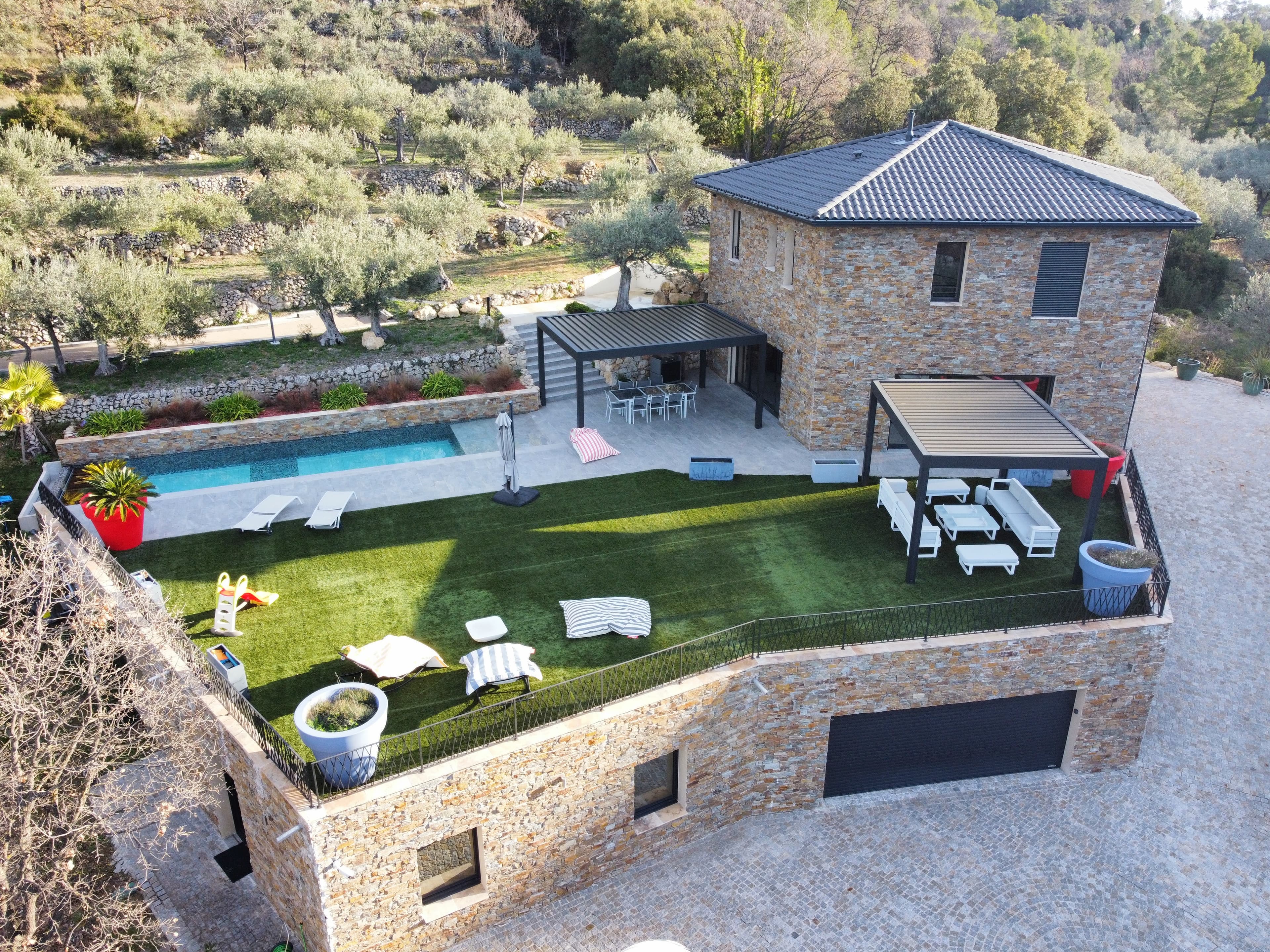 Callas | Moderne villa i hjertet av Provence og kort avstand til landsbyen