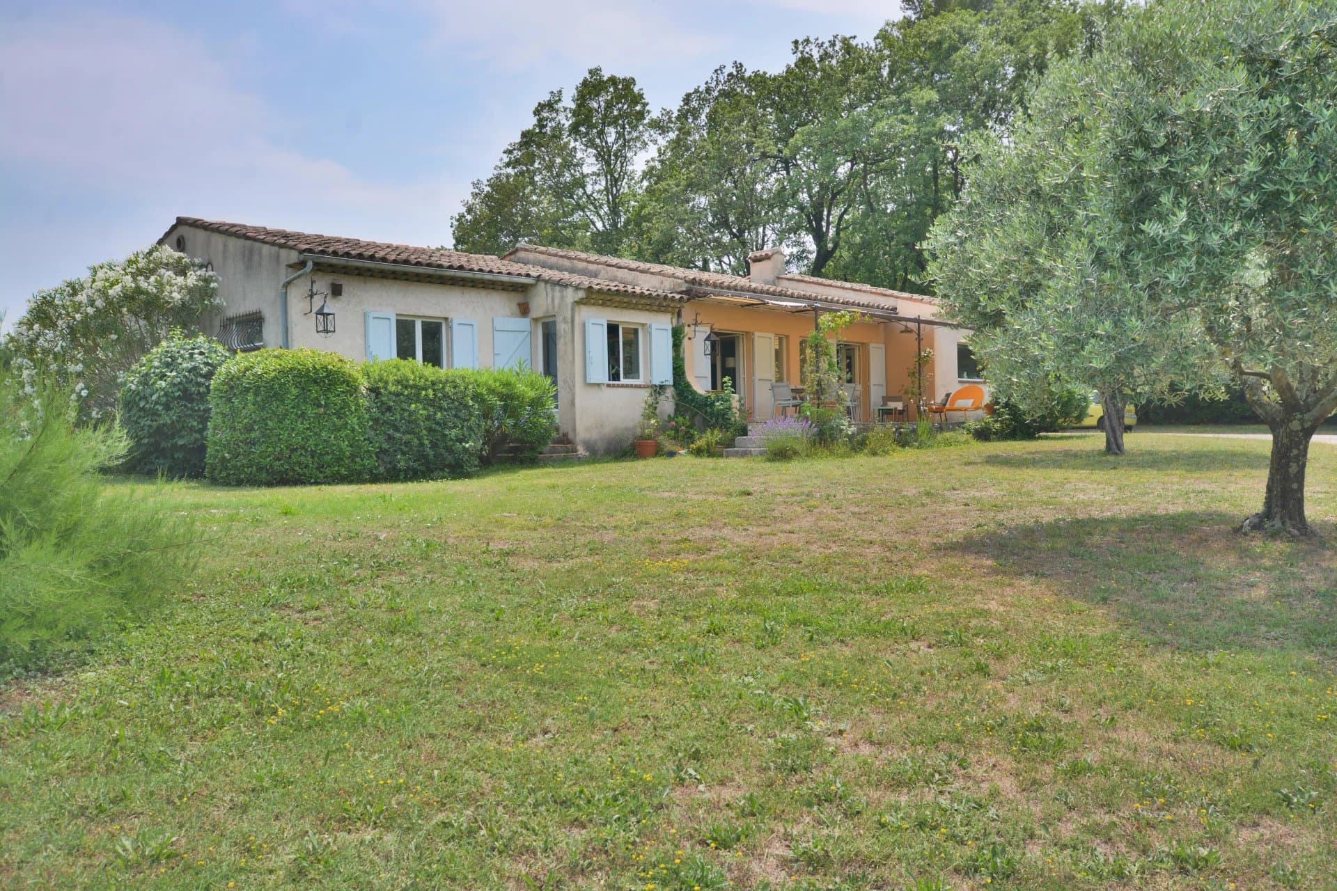 Chateauneuf | Grasse | Provencalsk villa med svømmebasseng på stor tomt