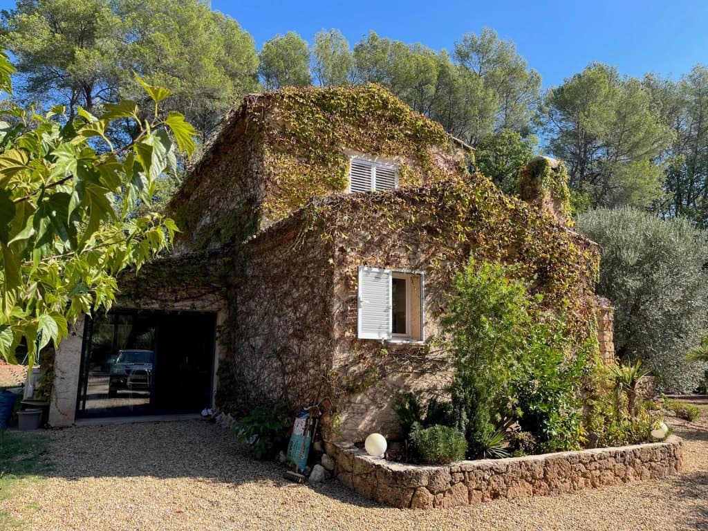 La Motte | Provencalsk villa med tre soverom | Usjenert nær sentrum av landsbyen